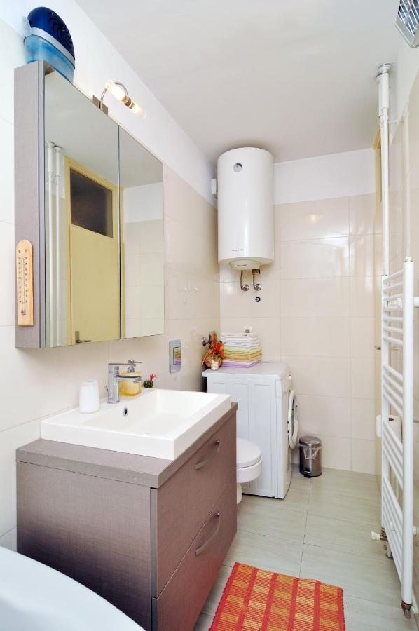 Full Equipped Flat Close To All สปลิท ภายนอก รูปภาพ