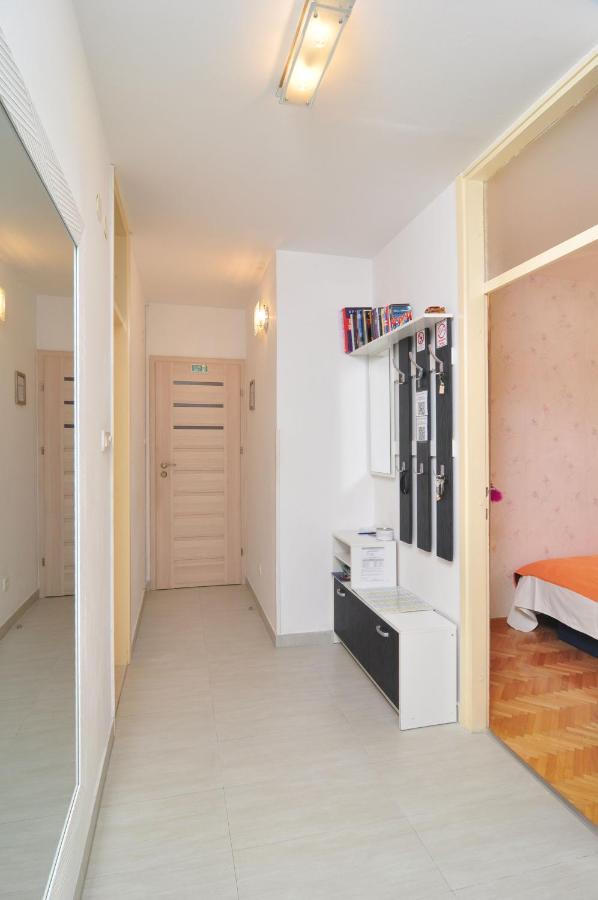 Full Equipped Flat Close To All สปลิท ภายนอก รูปภาพ