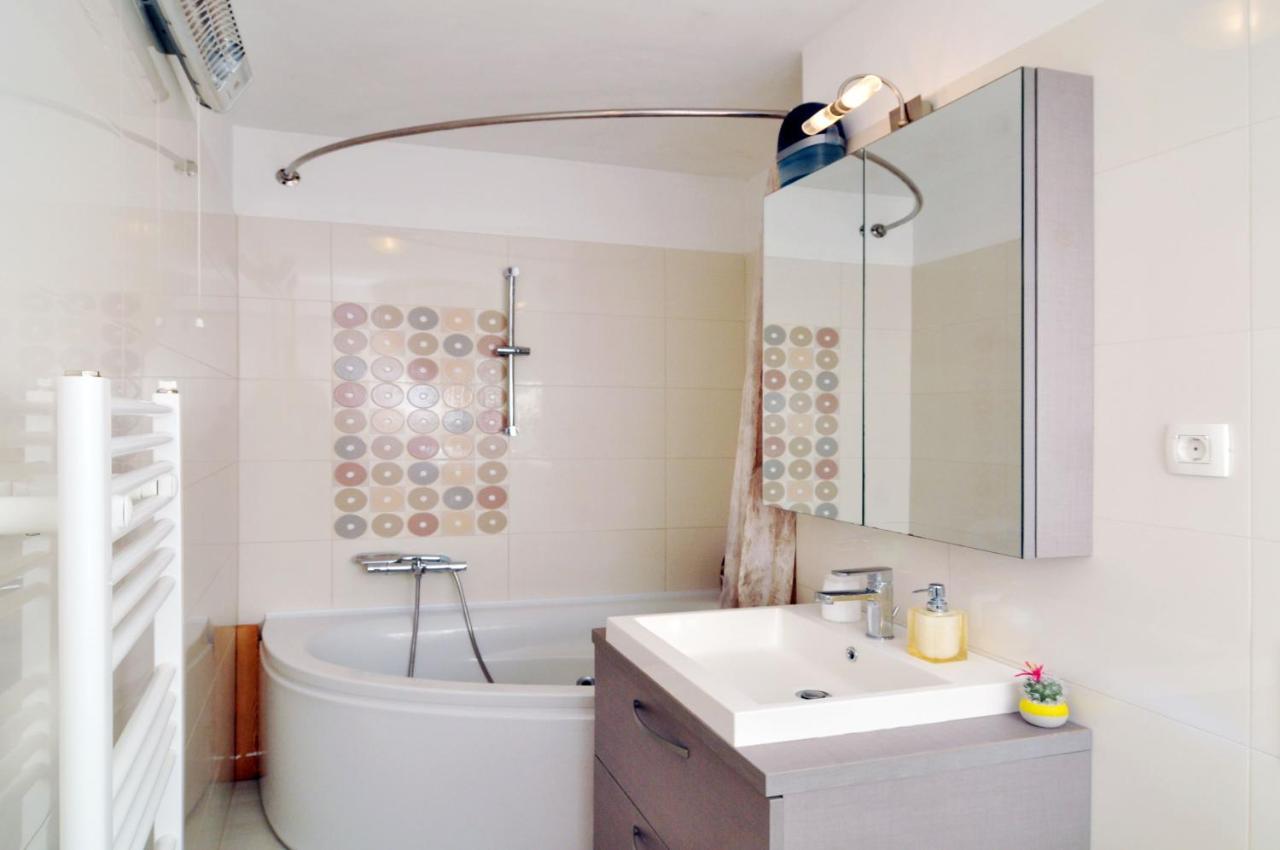 Full Equipped Flat Close To All สปลิท ภายนอก รูปภาพ