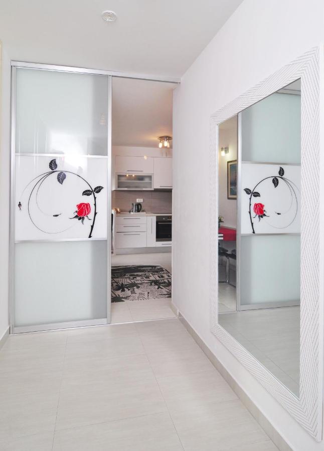 Full Equipped Flat Close To All สปลิท ภายนอก รูปภาพ